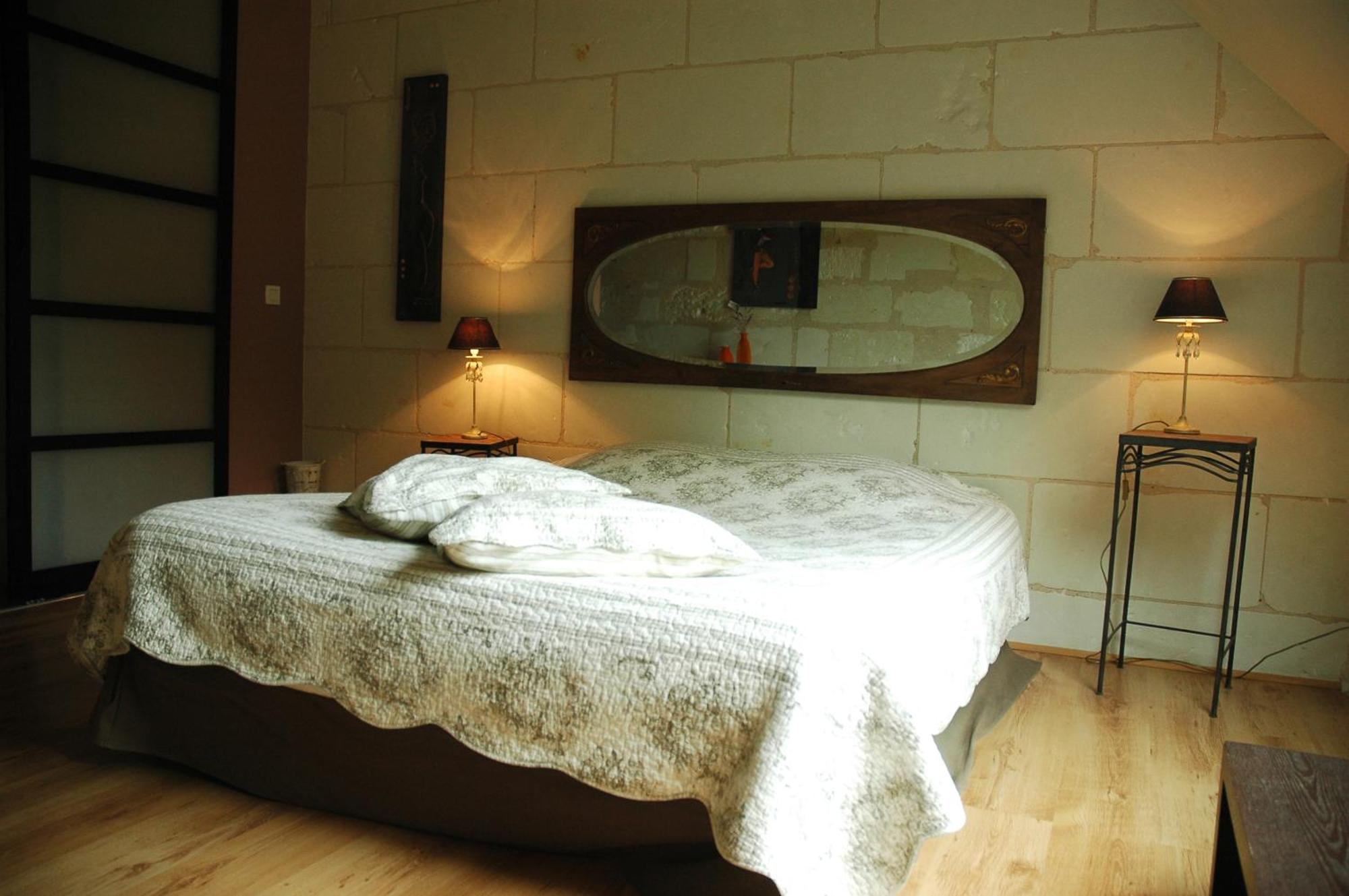 Les Pierres D'Aurele Chambres D'Hotes Saint-Georges-sur-Cher Szoba fotó