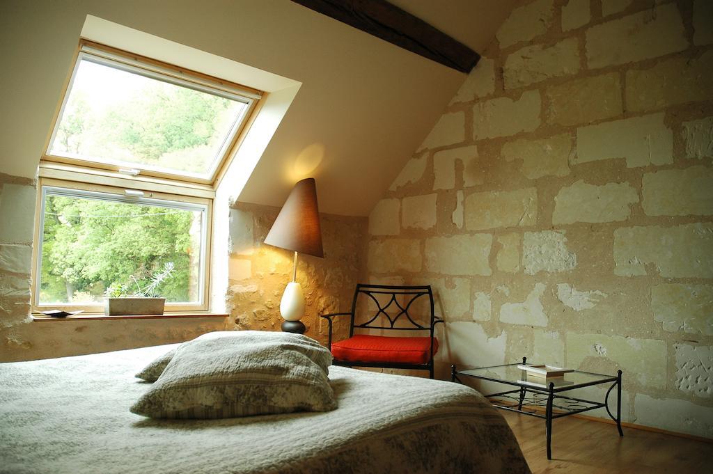 Les Pierres D'Aurele Chambres D'Hotes Saint-Georges-sur-Cher Szoba fotó